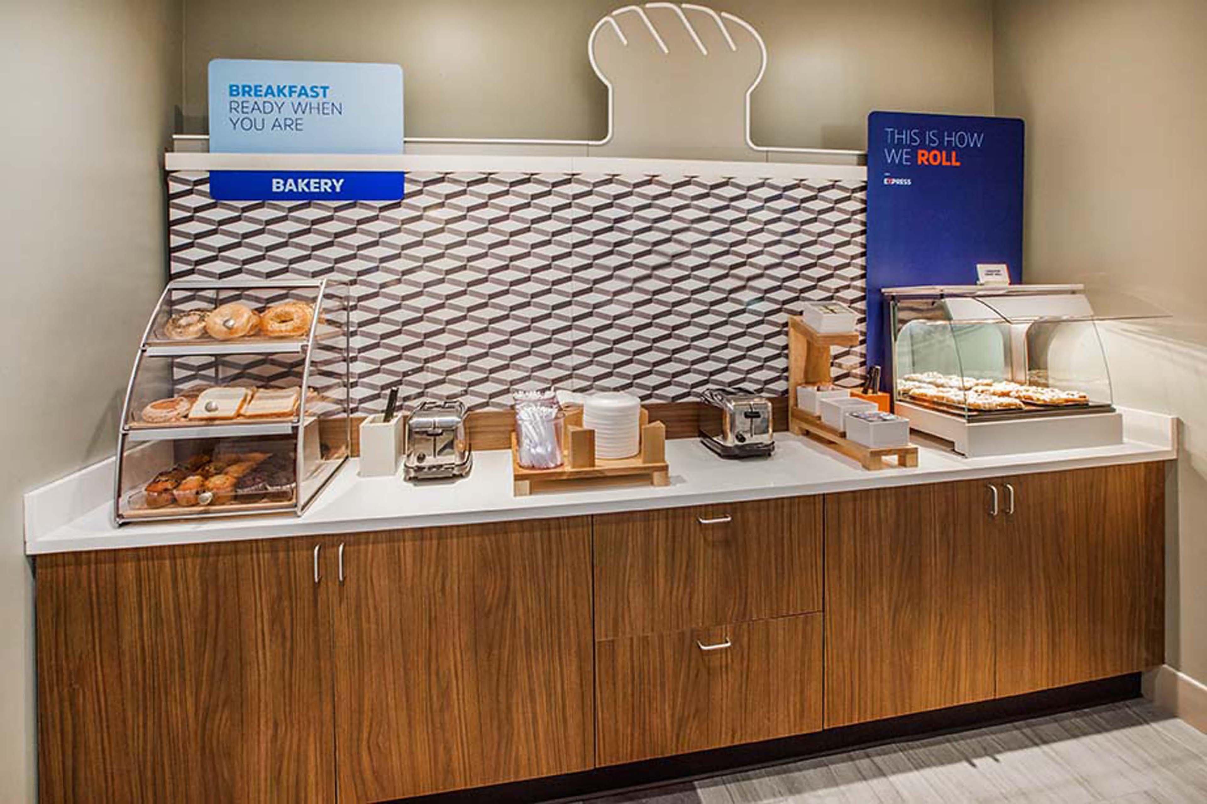 Holiday Inn Express Danbury I-84, An Ihg Hotel מראה חיצוני תמונה