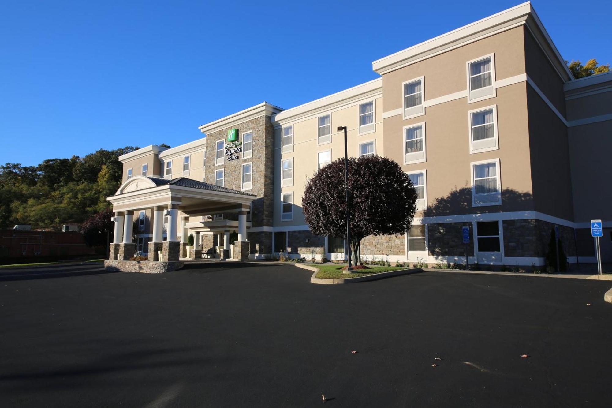 Holiday Inn Express Danbury I-84, An Ihg Hotel מראה חיצוני תמונה
