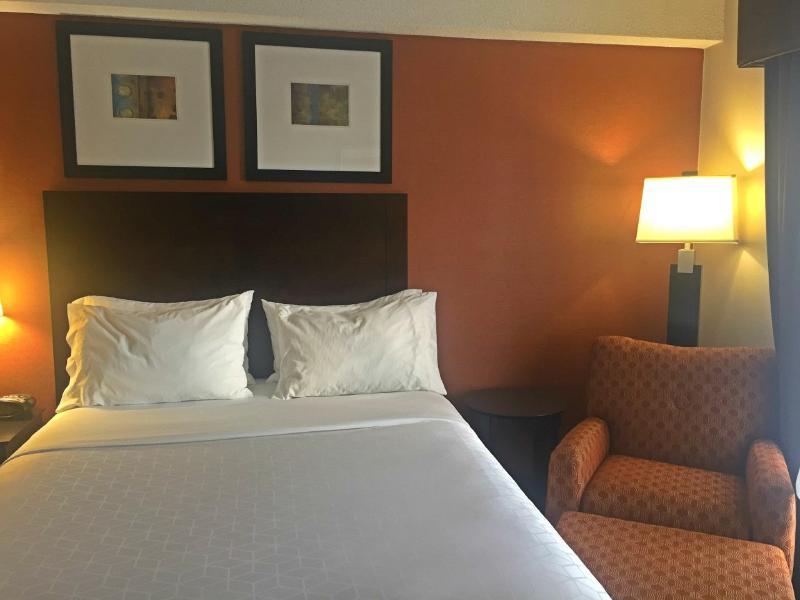 Holiday Inn Express Danbury I-84, An Ihg Hotel מראה חיצוני תמונה